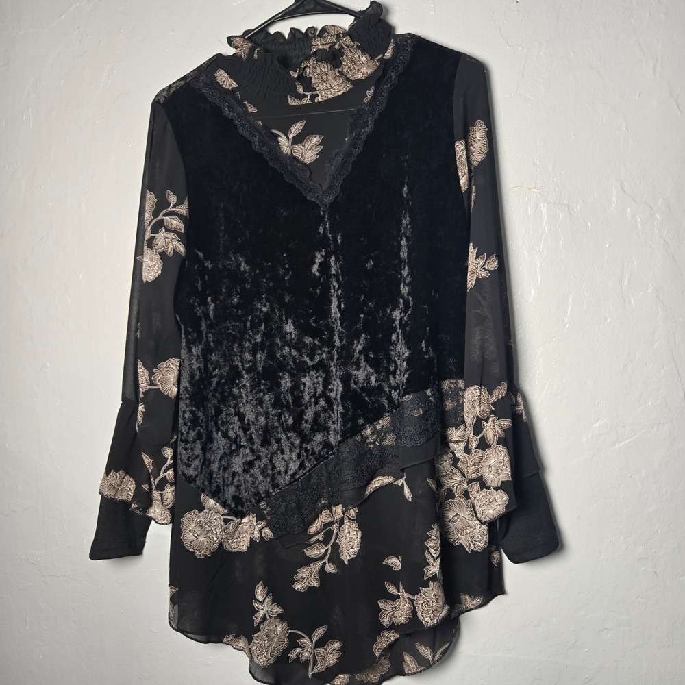 W Mixed Media Floral Velvet Blouse Mock Neck Lace Trim Whimsigoth Black Large